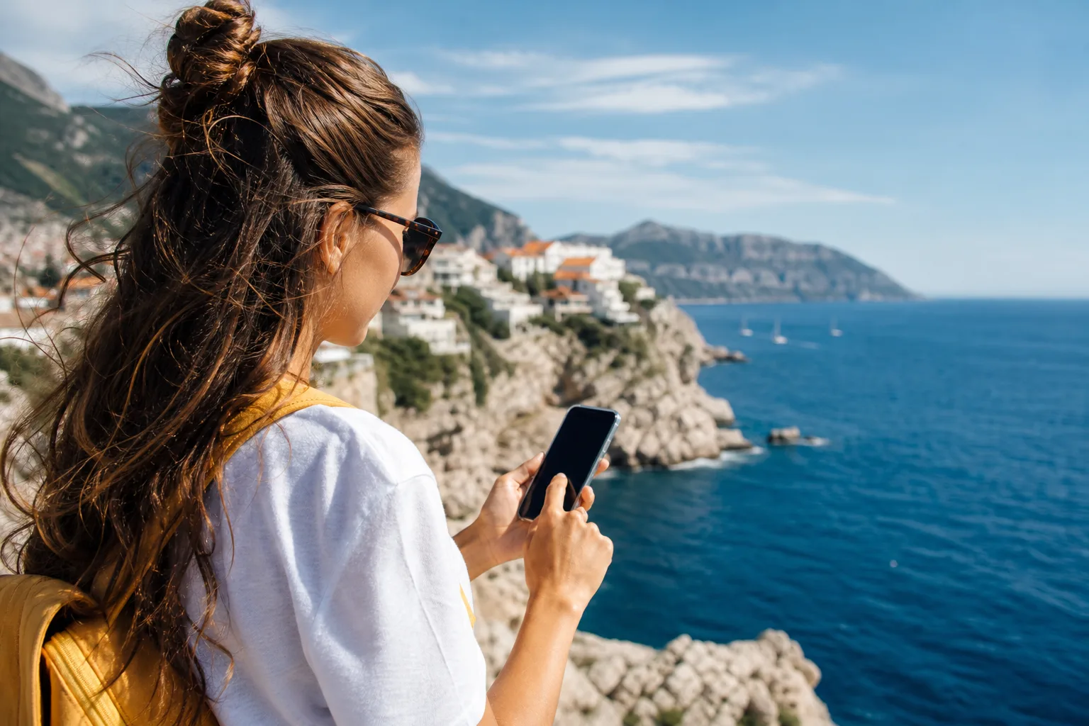 eSIM ar įprasta SIM kortelė: skirtumai, saugumas ir suderinamumas